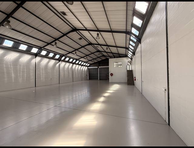 520M² WAREHOUSE TO LET IN PAROW INDUSTRIAL